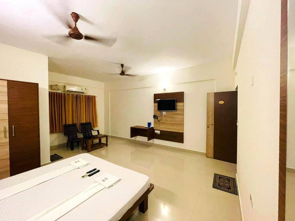 Hotel Radha Pangala Luaran gambar