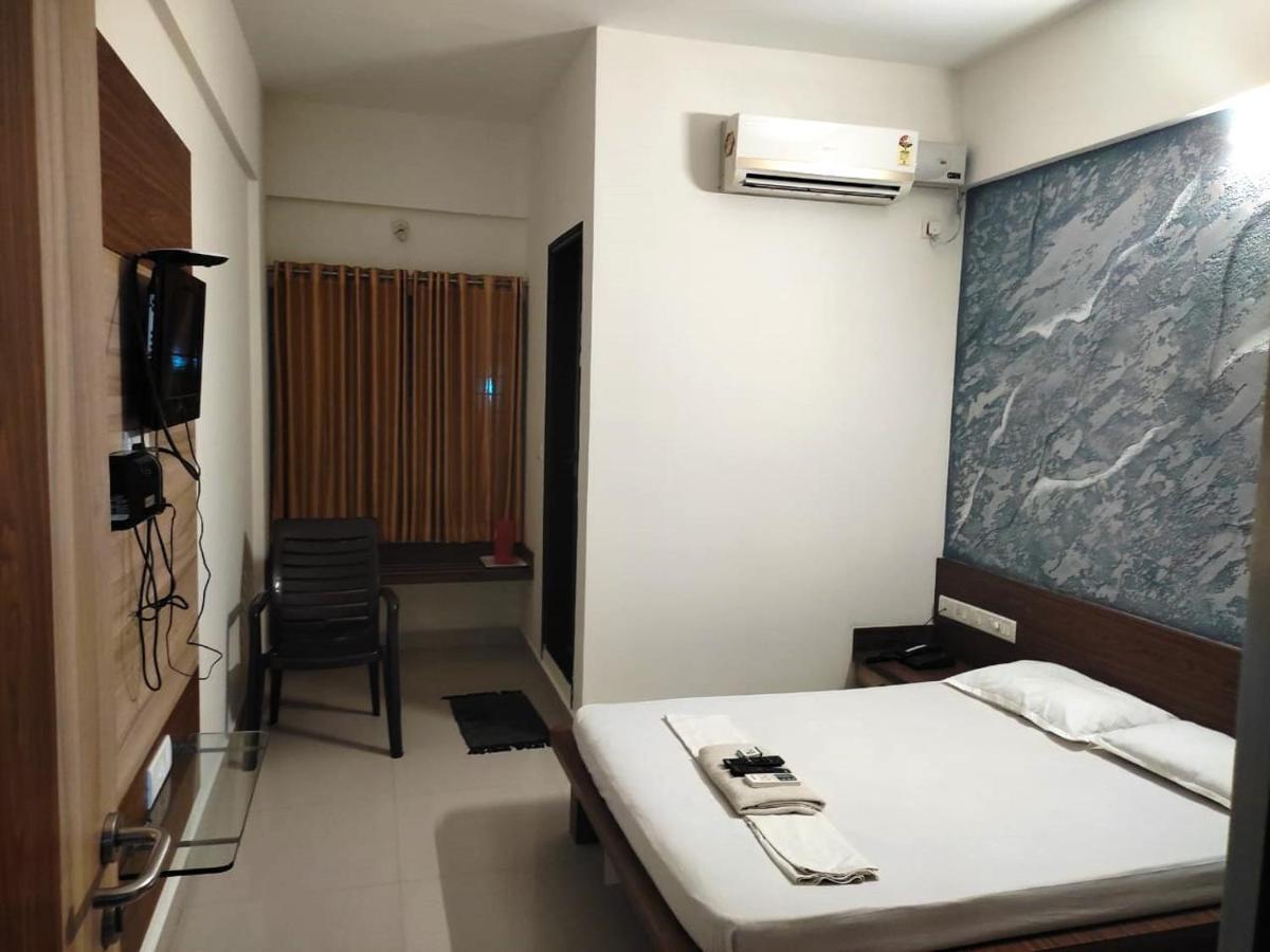 Hotel Radha Pangala Luaran gambar