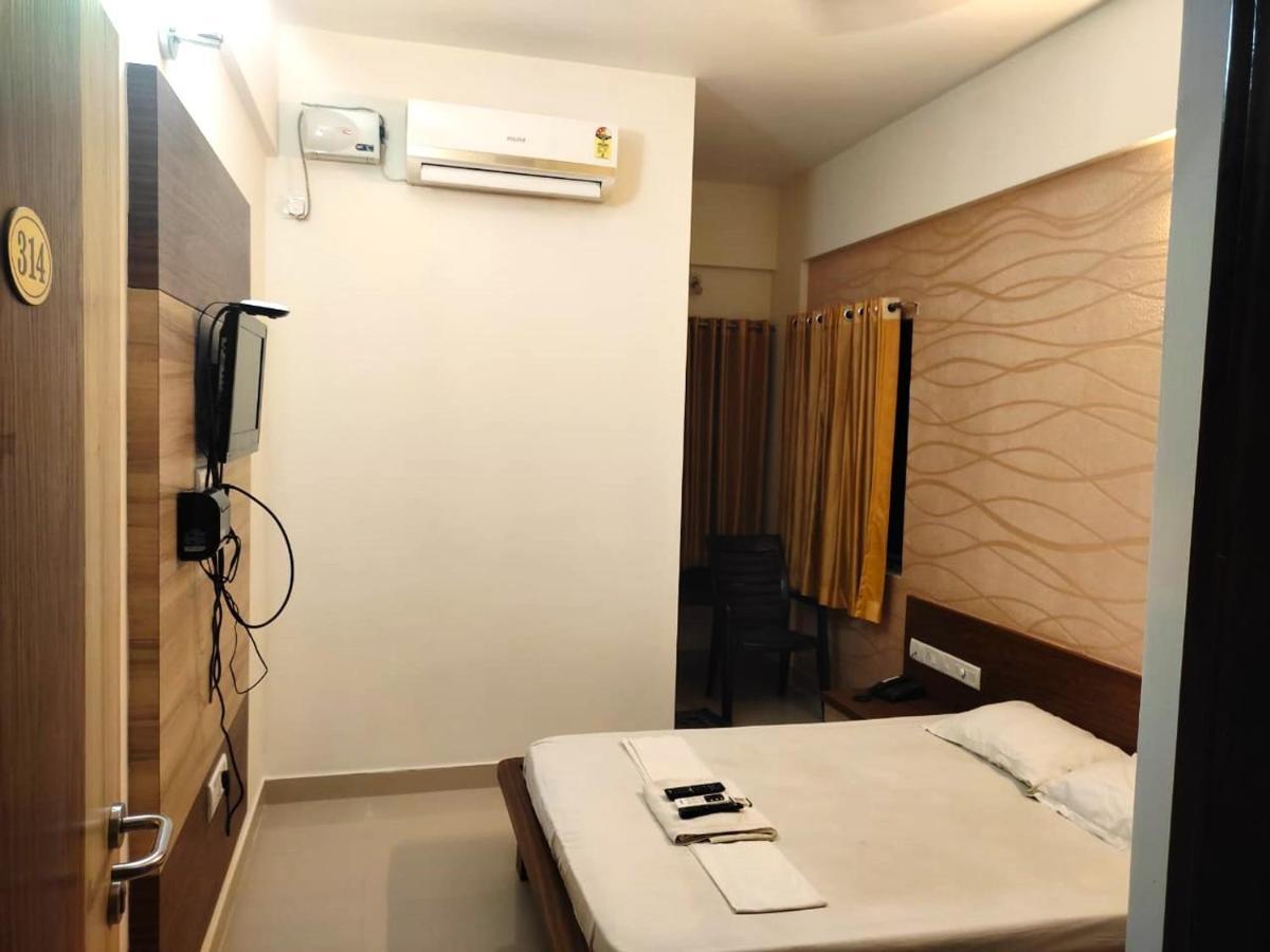 Hotel Radha Pangala Luaran gambar