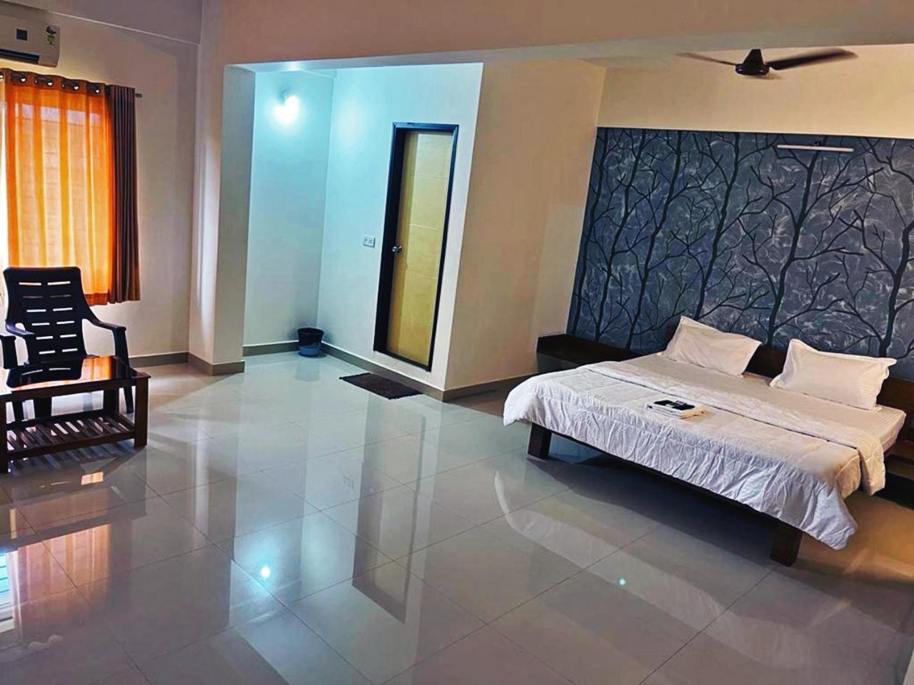 Hotel Radha Pangala Luaran gambar