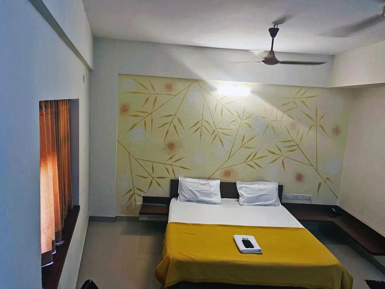 Hotel Radha Pangala Luaran gambar