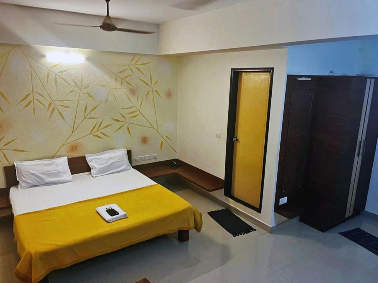 Hotel Radha Pangala Luaran gambar