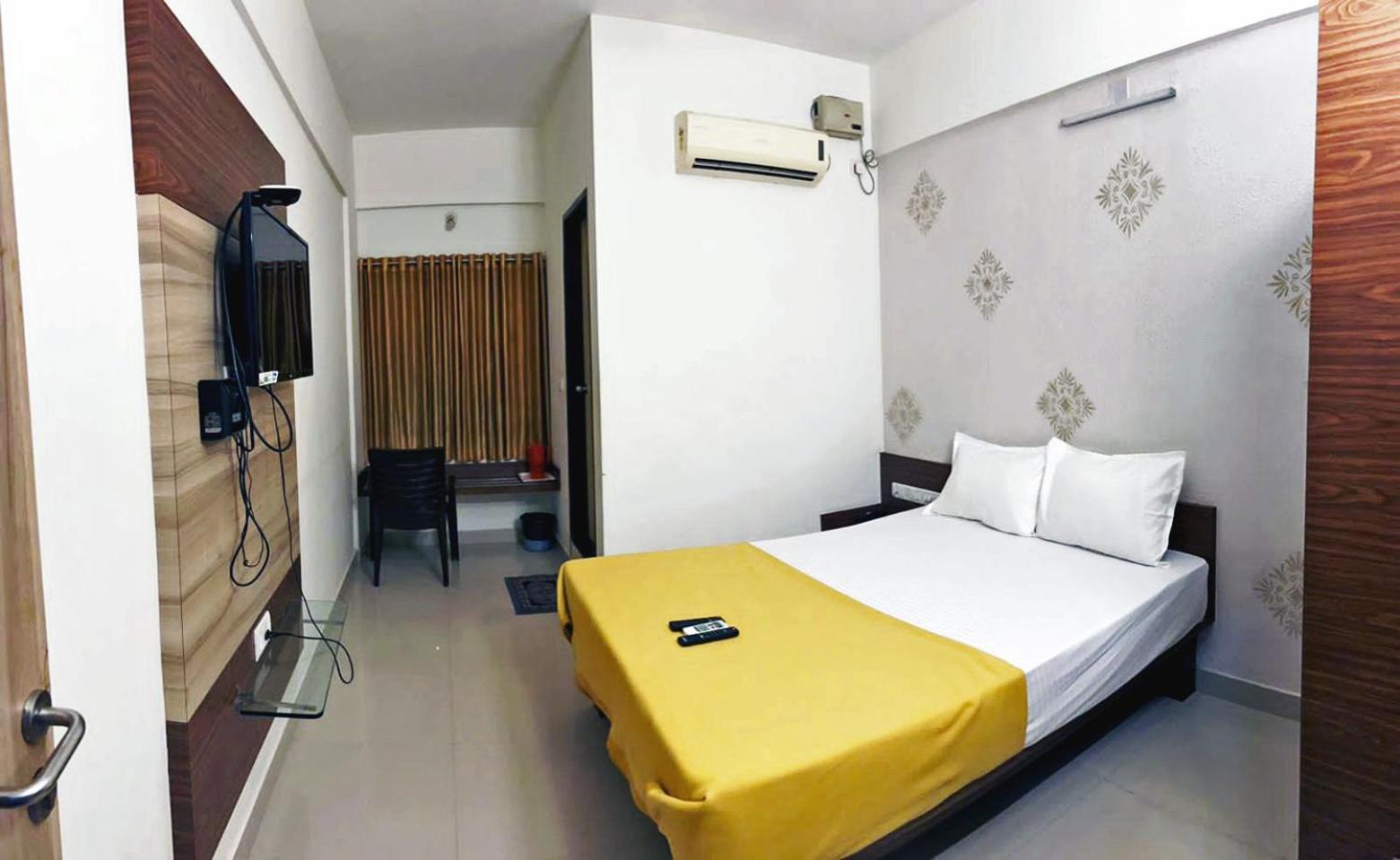 Hotel Radha Pangala Luaran gambar